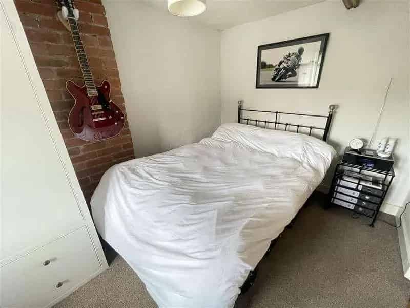 2 Bed Character Cottage for Sale in Shrewton