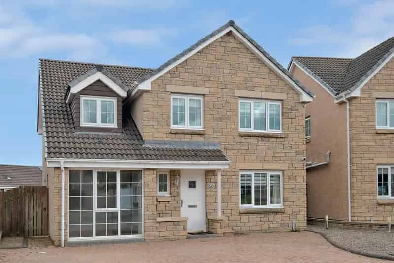 Spacious Six-Bedroom Detached Home in Blackburn