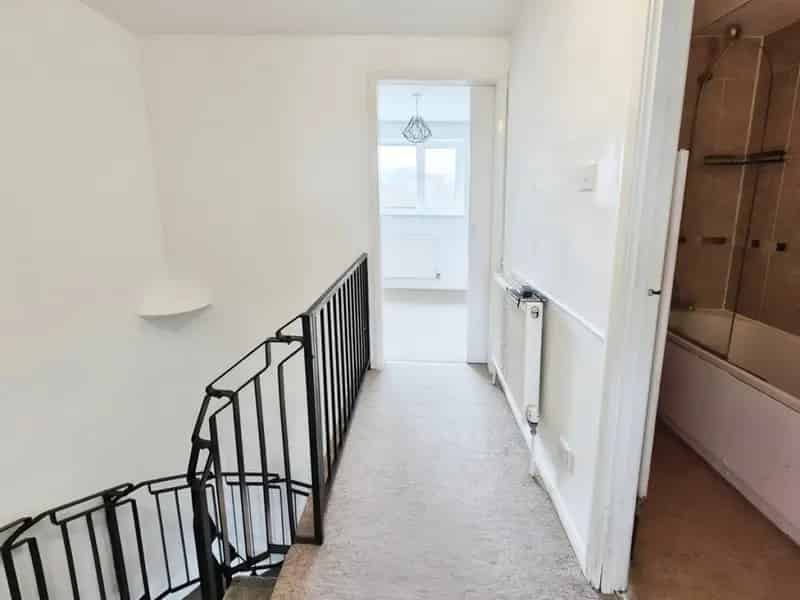 2 Bedroom House For Sale Modern Starter Home or Investment