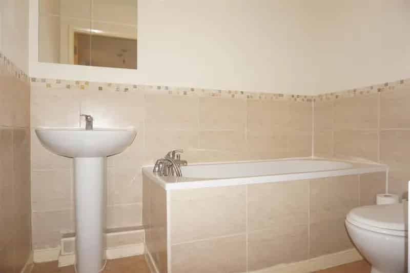 2 Bedroom Apartment Seaforth Liverpool Modern Kitchen Communal Gardens