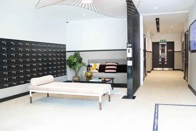 2 Bedroom Pet Friendly Flat Available End of March