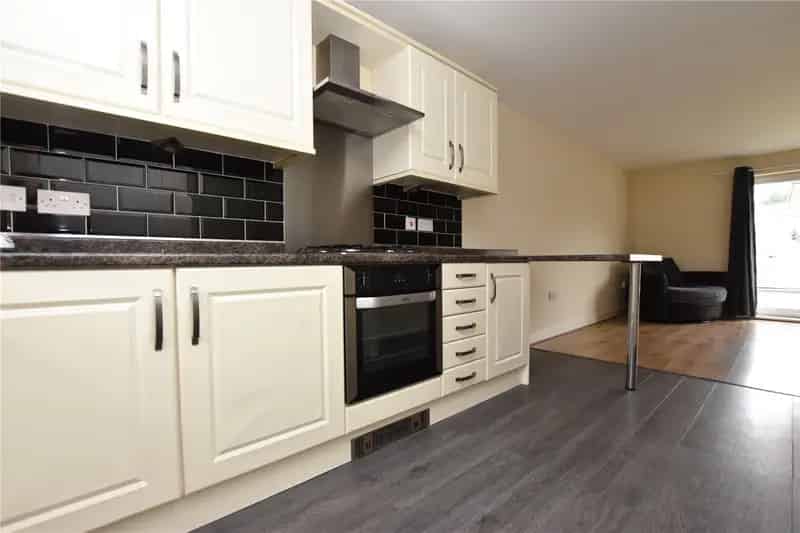 3 Bedroom Semi Detached House With Modern Decor And Low Maintenance Garden