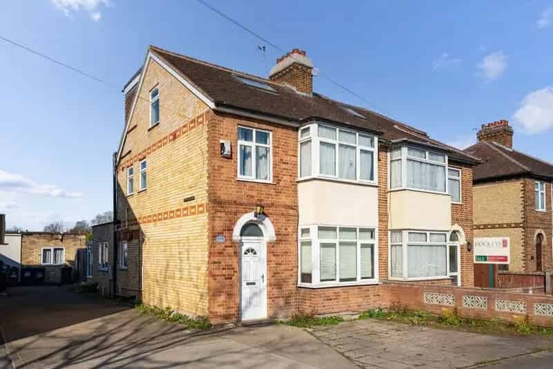 4 Bedroom Semi-Detached House for Sale