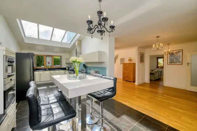 5 Bedroom Detached House to Rent Emmer Green