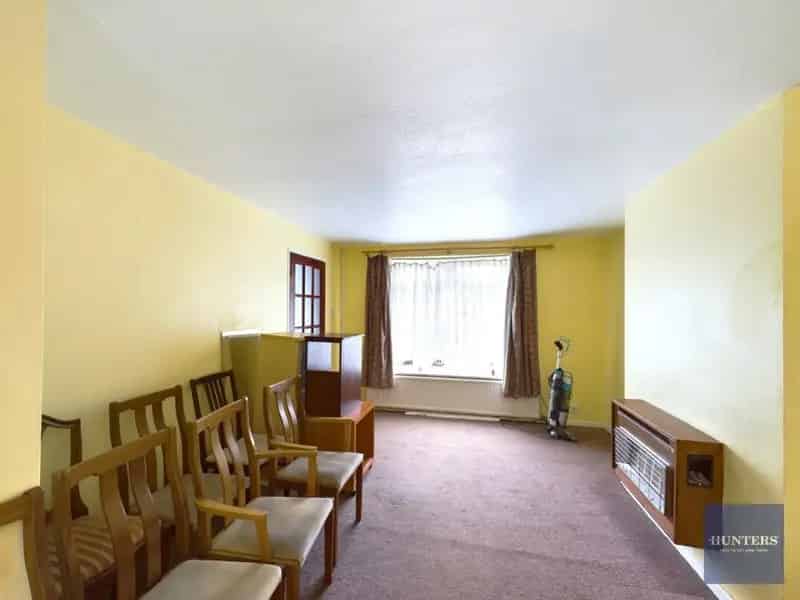 3 Bedroom House For Sale Near Wokingham Train Station