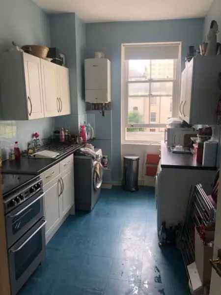 Flat For Rent in Wealden, England