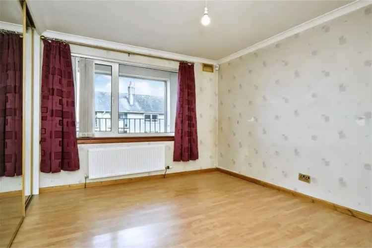 2 Bed Flat First Floor Holyrood Park Sea Views
