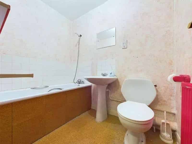 1 bed flat for sale