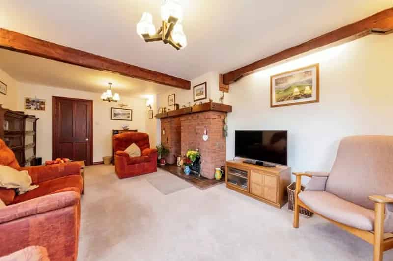 Three Bedroom Detached Bungalow Claypole Ample Parking Garage