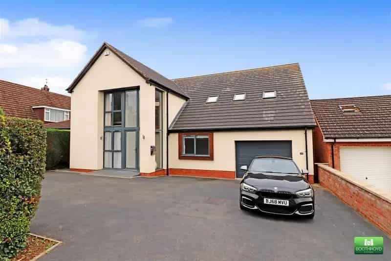 4 Bedroom Detached House to Rent Earlsdon
