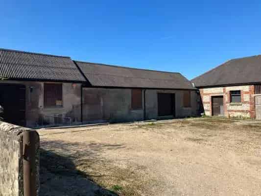 Office and Warehouse Unit to Rent near M3 and A34