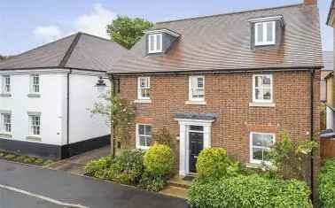 Beautiful 5-Bedroom Family Home in Brimsmore