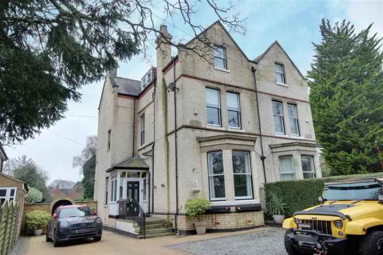 6 Bedroom Semi Detached House For Sale