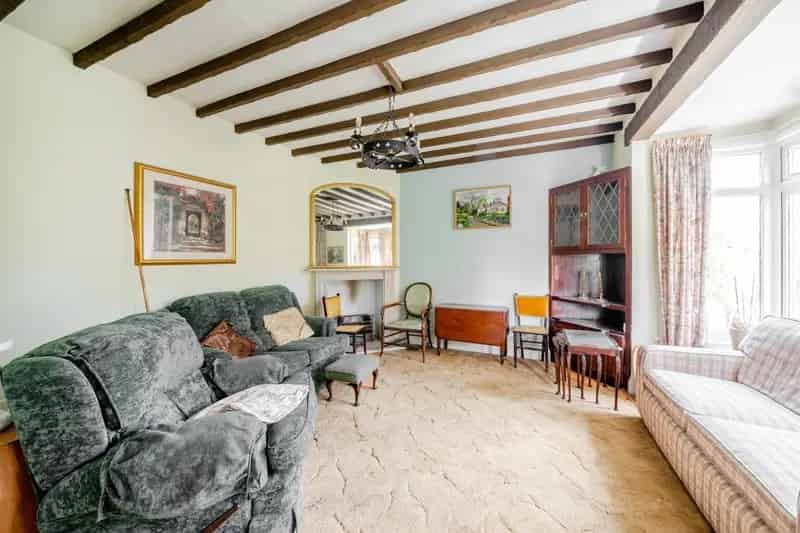 Charming 34 Bedroom Bungalow Stunning River Views Requires Modernisation