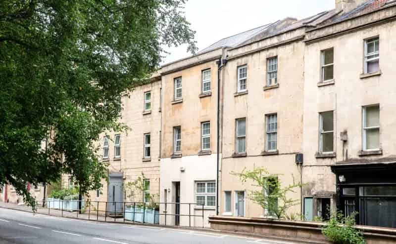 1 Bedroom Flat Bath City Centre July 6th Available