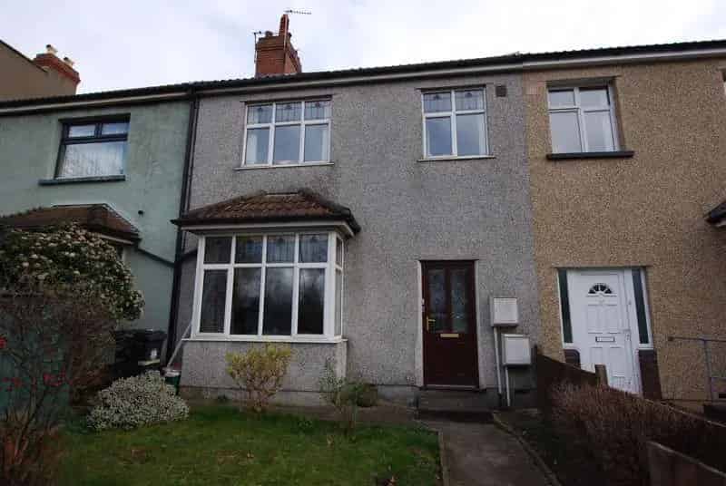 3 Bedroom Maisonette for Sale