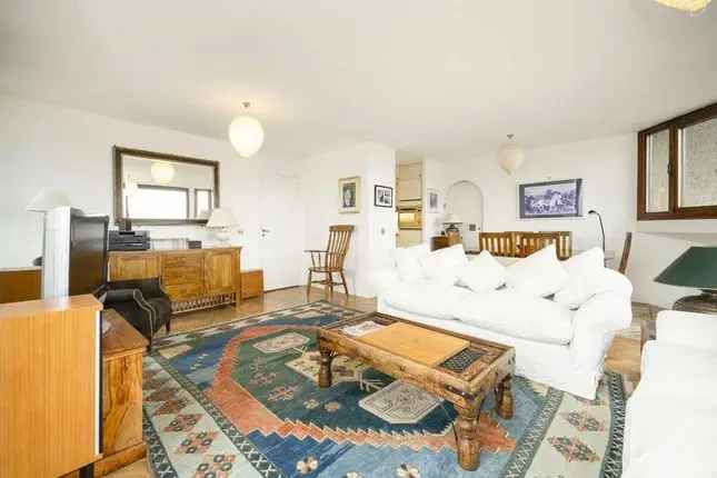 3 Bedroom Flat for Sale Barbican London EC2Y