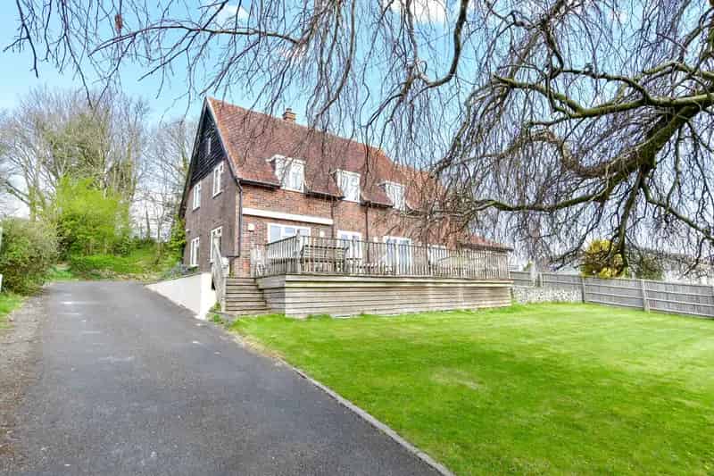 4 Bedroom Detached House for Sale Newport Isle of Wight