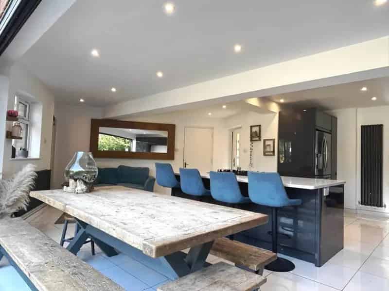 5 Bedroom Semi Detached House to Rent