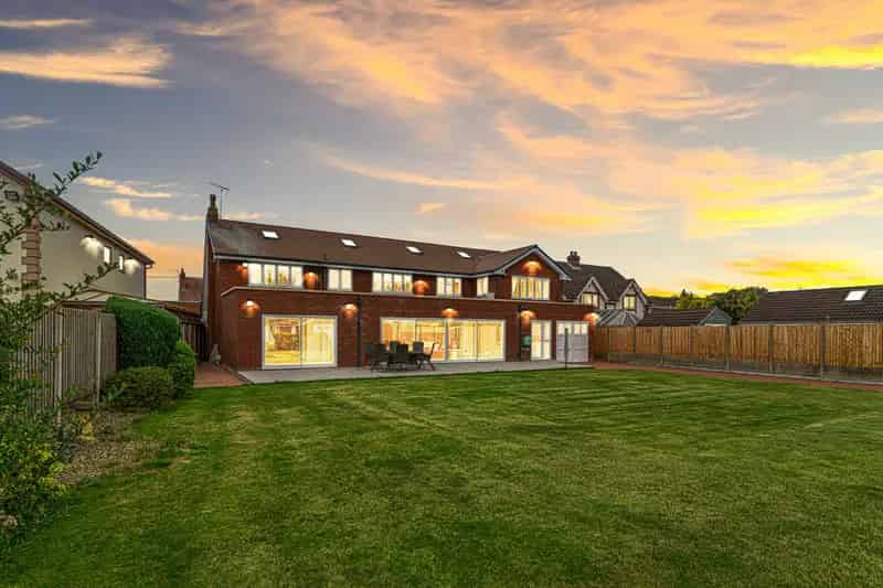 Detached House to rent with 5 bedrooms, Kings Road, Wolverhampton
