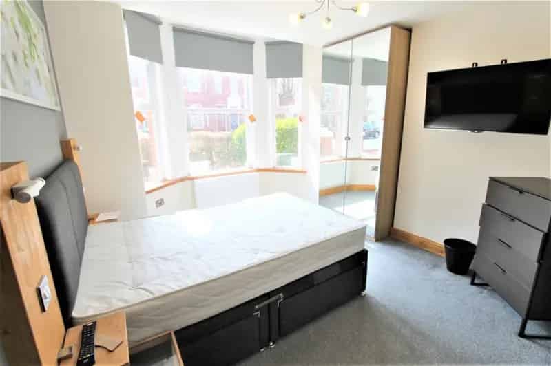 1 bedroom House of Multiple Occupation
 To Rent