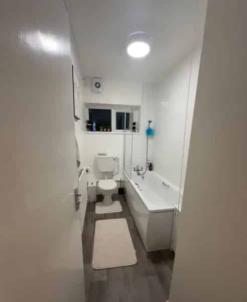 Renovated Flat Near Hilly Fields Park