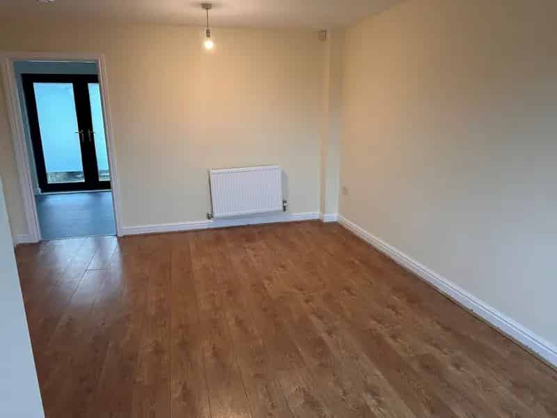 3 Bedroom Semi-Detached House Near Swansea and Llanelli