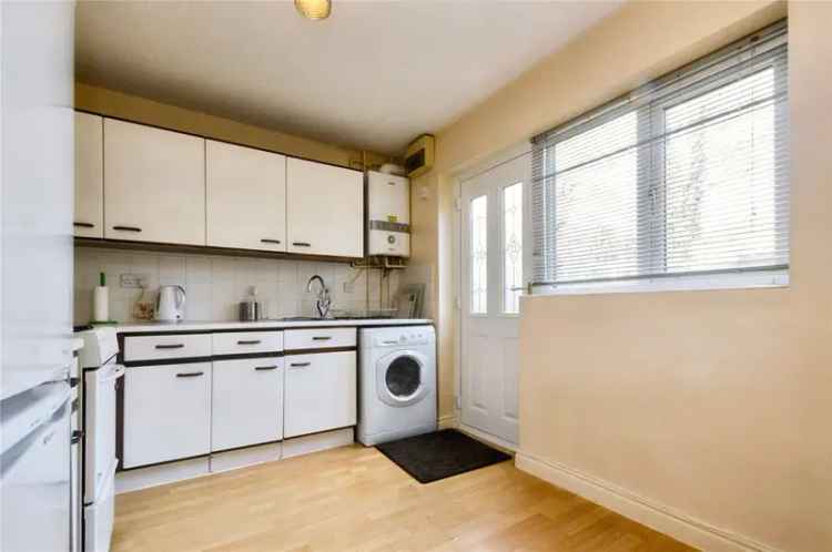 House For Sale in Leeds, England