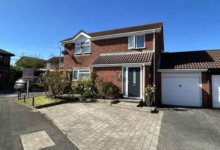 3 bedroom link detached house for sale