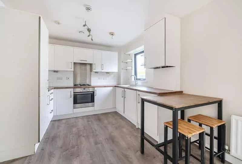 1 Bed Flat for Sale - Spacious Ground Floor Apartment