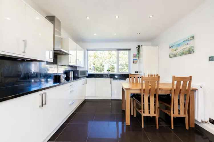 Spacious 3-Bed Detached House in Dyce with Garage and Solar Panels