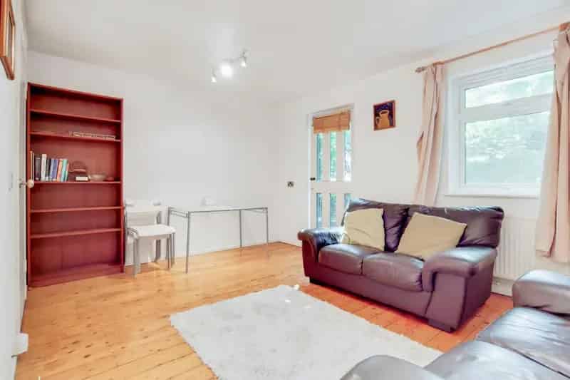 1 bedroom Flat
 To Let