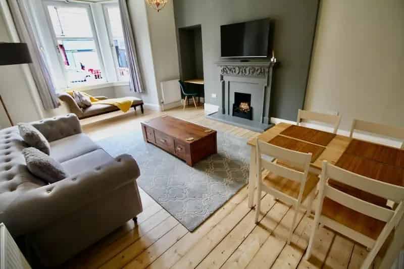 2 Bedroom Flat to Rent Edinburgh High Standard Renovation