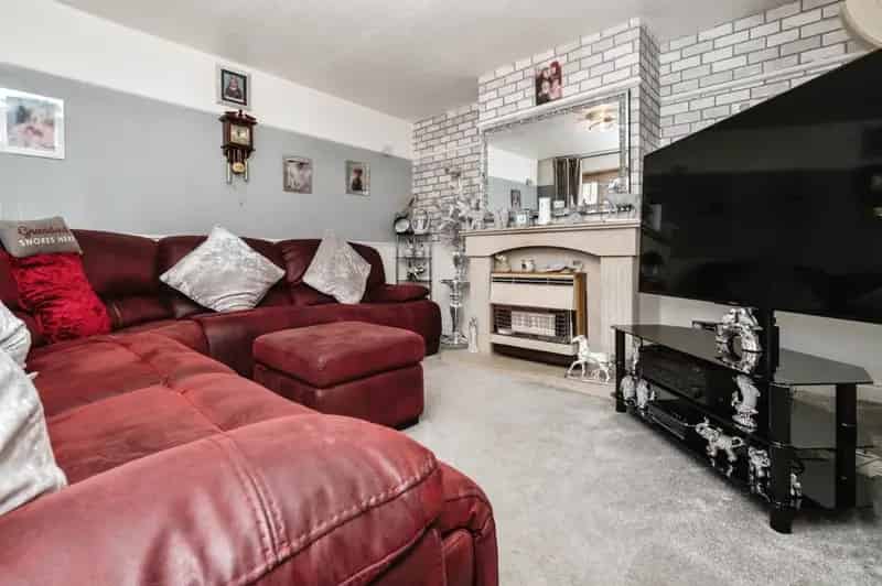 Three Bed Family Home Great Barr No Onward Chain