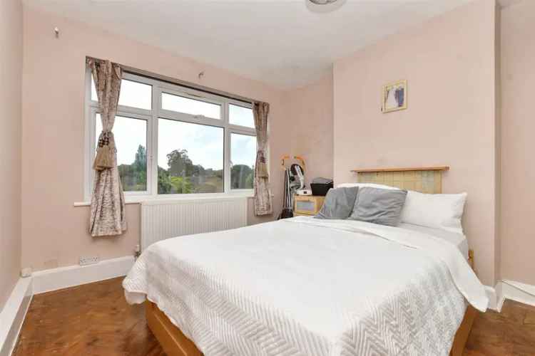 2 Bedroom Apartment for Sale in Carshalton Village