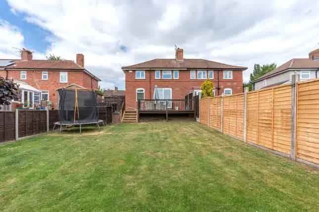 Semi-Detached House for Sale in Bristol BS9
