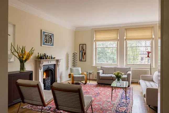 Flat for sale in Eton Avenue, London NW3