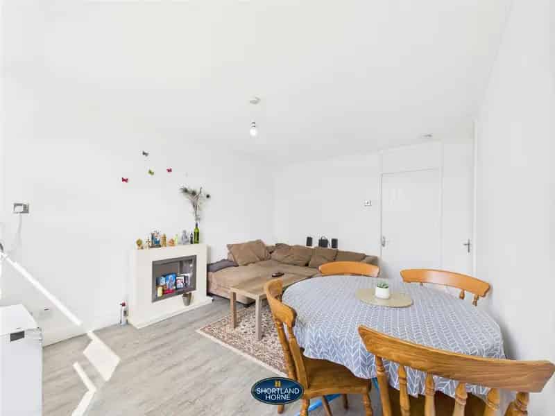 2 Bedroom Duplex House to Rent Near University Hospital