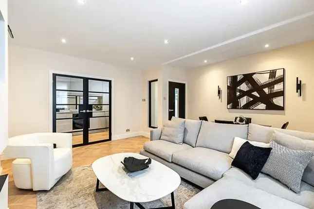 Mews house to rent in Spear Mews, London SW5