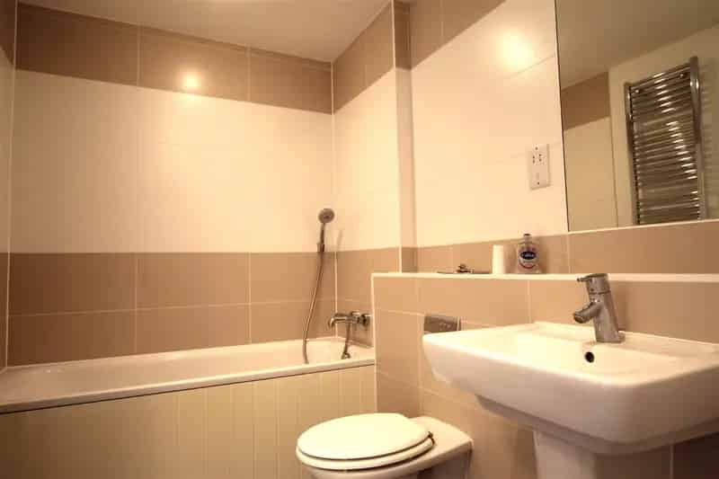 1 Bedroom Flat House to Rent Near Train Station
