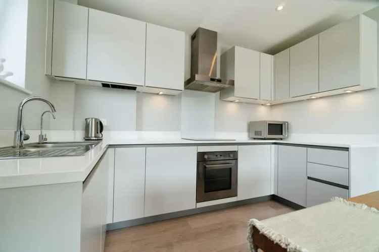 Whyteleafe Contemporary Apartment Outstanding Views 2 Beds 2 Baths