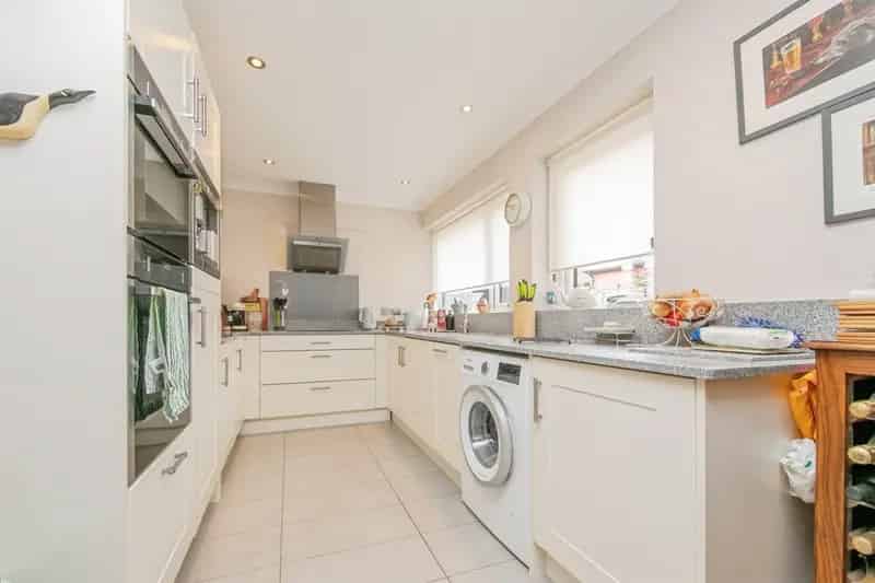 Spacious Family Home in Sudbury with Landscaped Garden and Garage