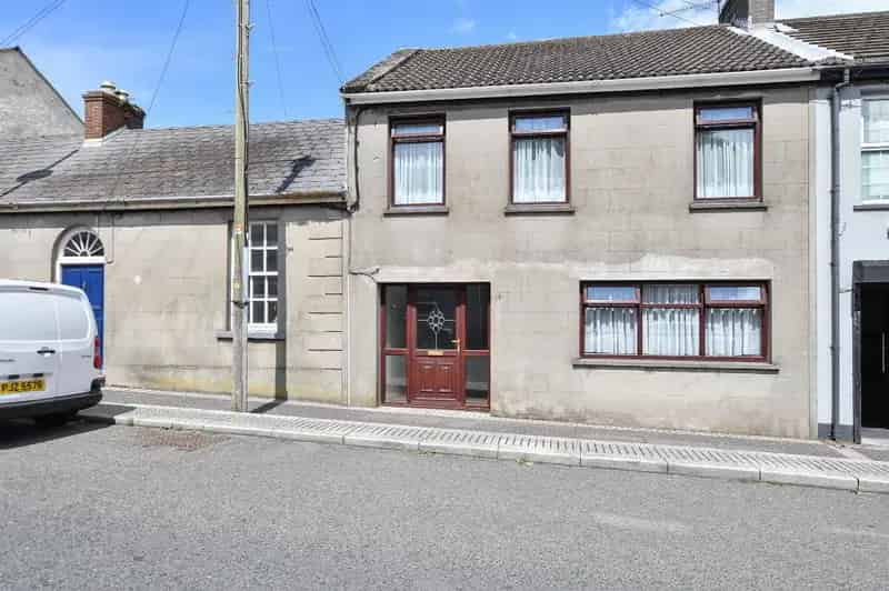 Spacious 4-Bedroom Home in Ardglass Village Centre