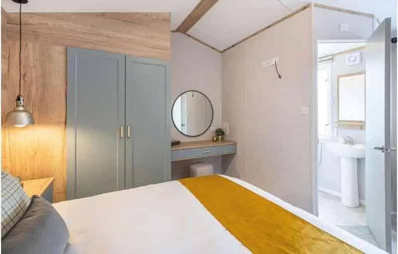 2 bed property for sale