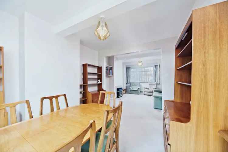 Three Bedroom Terrace House in Streatham Vale