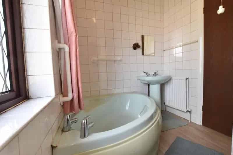 3 bed property for sale