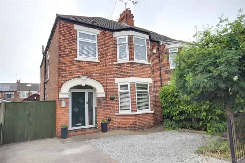 4 Bedroom Semi-Detached House For Sale
