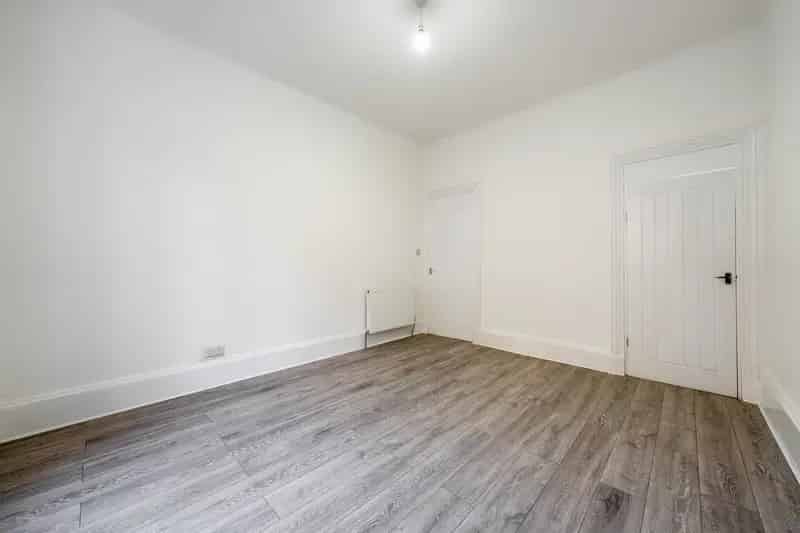 2 Bedroom Ground Floor Tenement Apartment Govanhill