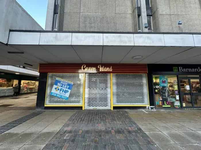 Town Centre Retail Unit - Prime Location