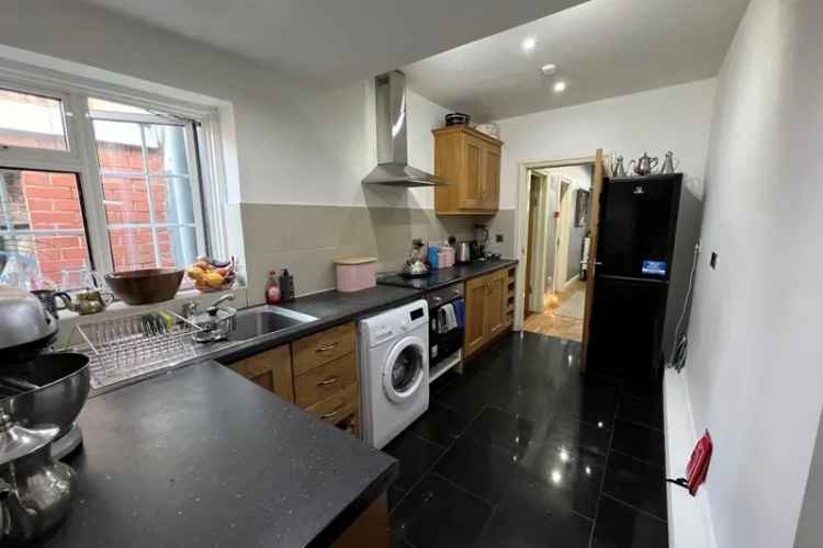 4 Bedroom House in Wavertree Near Mystery Park